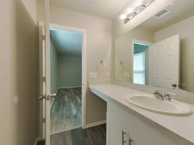 Building Photo - 254 Cumberland Forest Dr