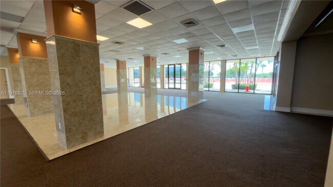 Building Photo - 400 Kings Point Dr