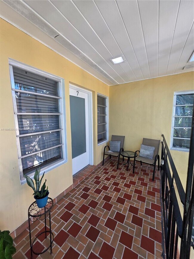 Building Photo - 8024 Harding Ave