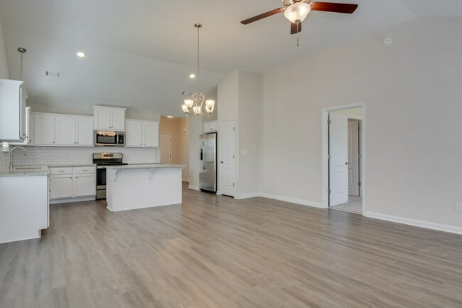 Building Photo - 491 Amesbury Dr