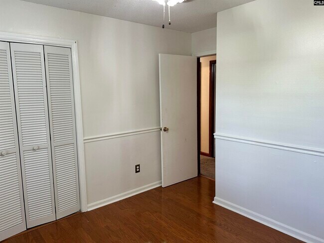 Building Photo - 1405 Parkdale Dr