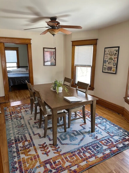 Dinning room - 205 George St W