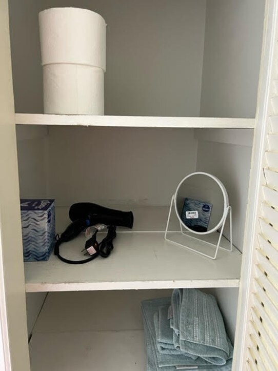 Building Photo - 1700 SW 16th Ct