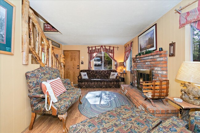 Building Photo - 420 Sheridan Dr