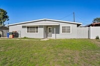 Building Photo - Single Story 4 Bedroom Home with Yard and Detached Garage in Montclair