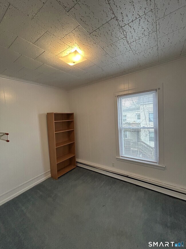 Building Photo - 73 Peck St