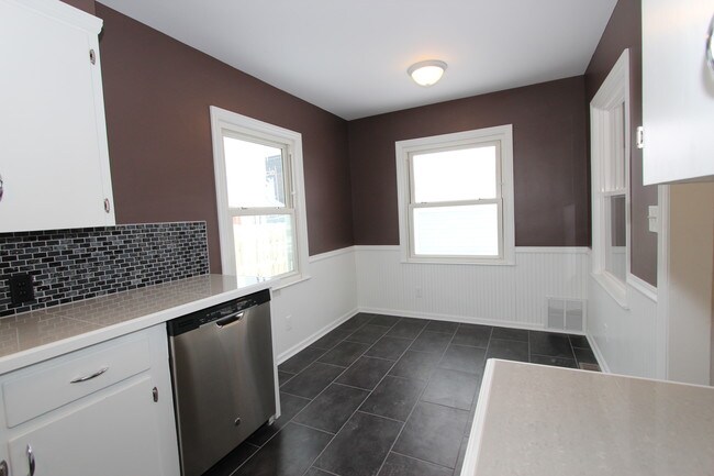 Building Photo - 1206 Veto St NW