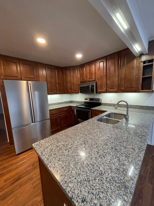 Building Photo - Adorable Chickamauga House