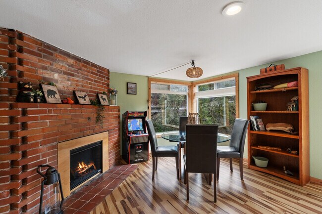 Building Photo - 11582 Washougal River Rd