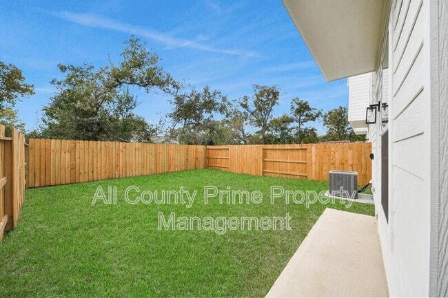 Building Photo - 2708 Bostic St