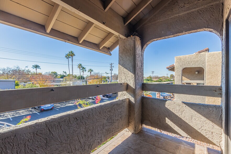 Building Photo - 3825 E Camelback Rd