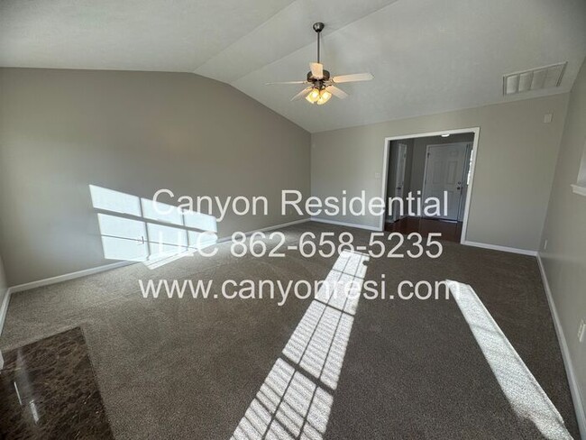 Building Photo - 105 Scaley Bark Dr
