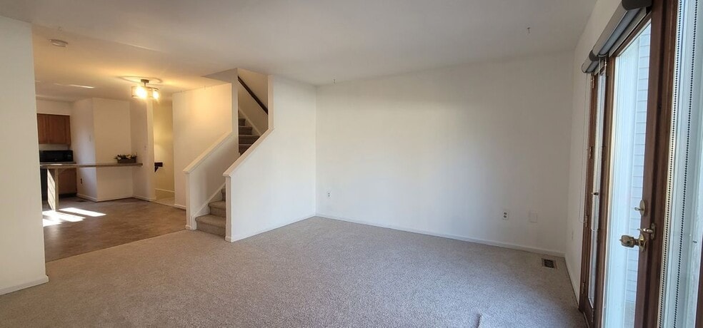 Building Photo - 10 Woodfield Dr