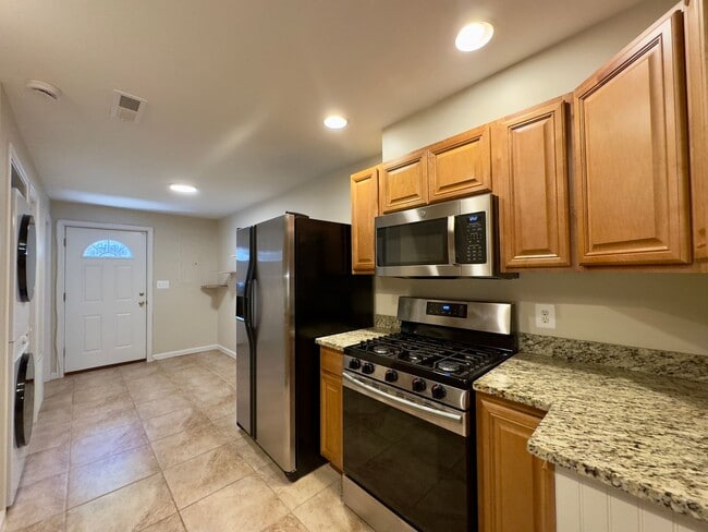 Building Photo - Two-Bedroom Townhome next to Patterson Park!