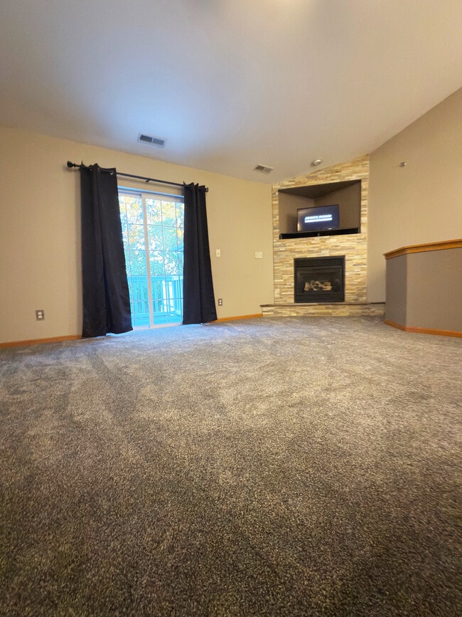 Building Photo - 1320 Lindsay Way