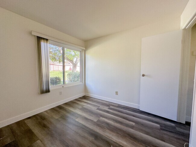 Building Photo - Updated 4 Bedroom, 2 Bath Villa Portofino ...