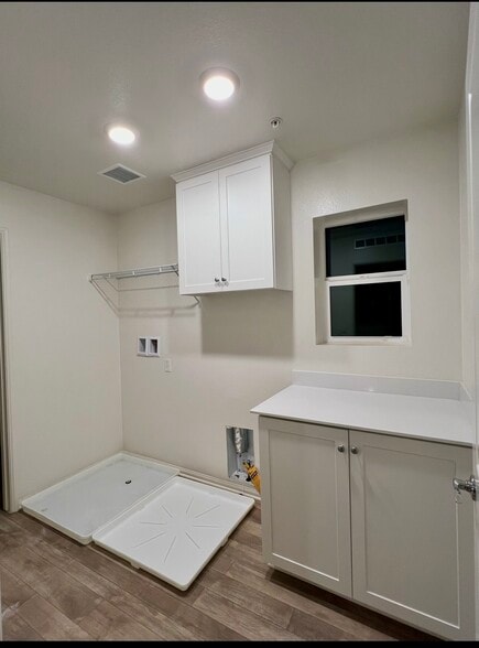 Building Photo - 4426 Jade Ct