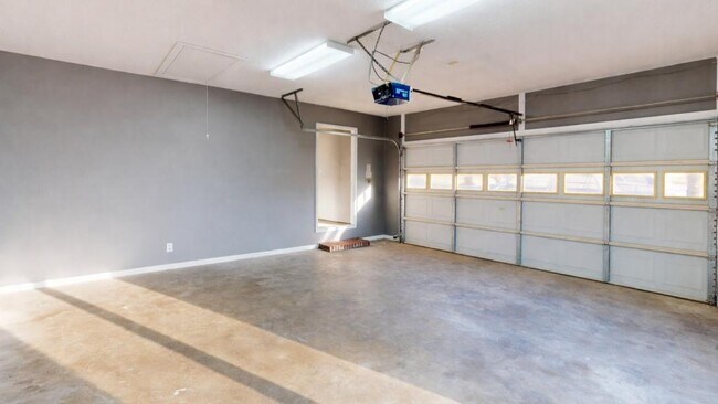 Building Photo - 112 Oakland Dr