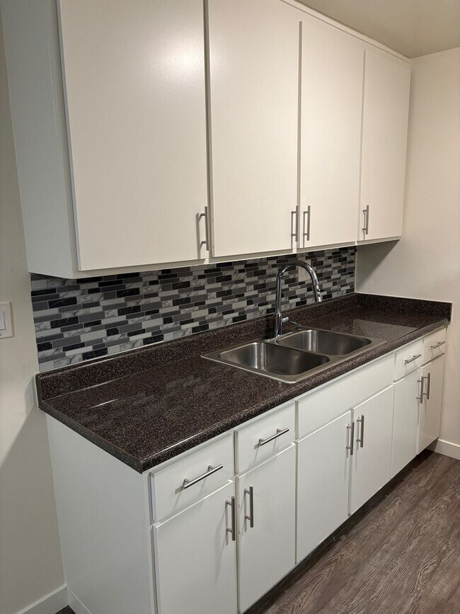 Interior Photo - 1322 Stanford St