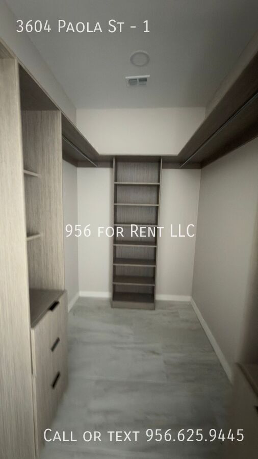 Building Photo - 3604 Paola St