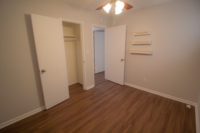 Building Photo - 5 Huckleberry Ln