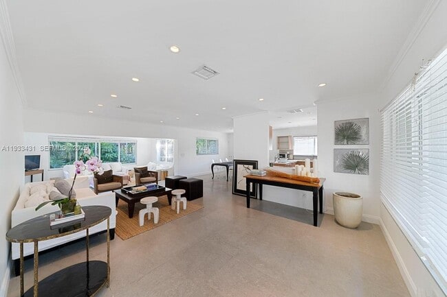 Building Photo - 1230 96th St