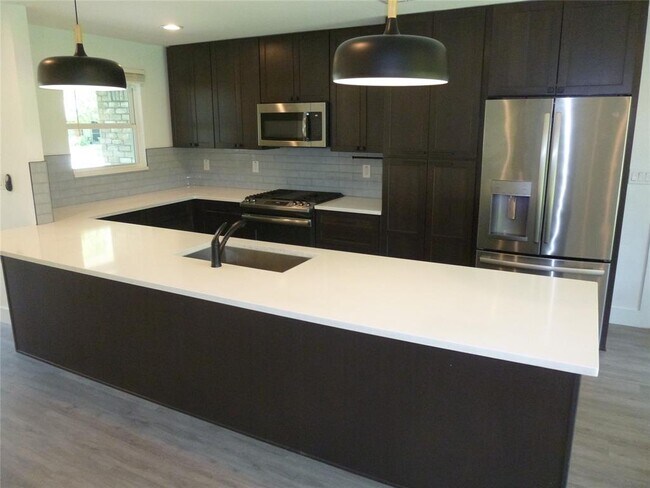 Building Photo - 7503 Eastcrest Dr