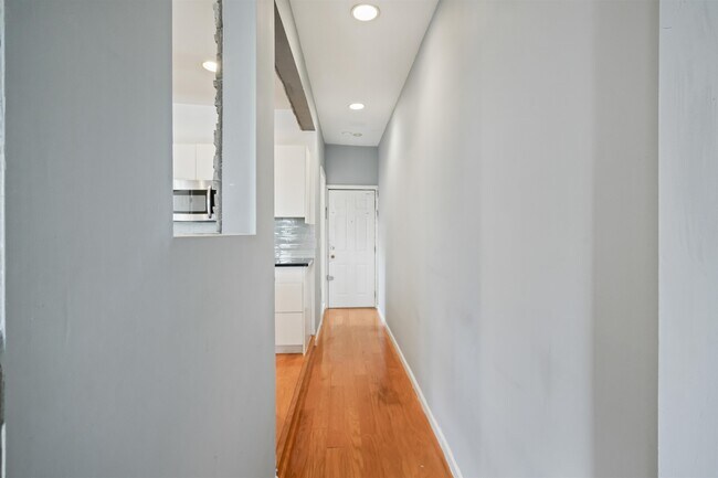 Building Photo - 14 65th St