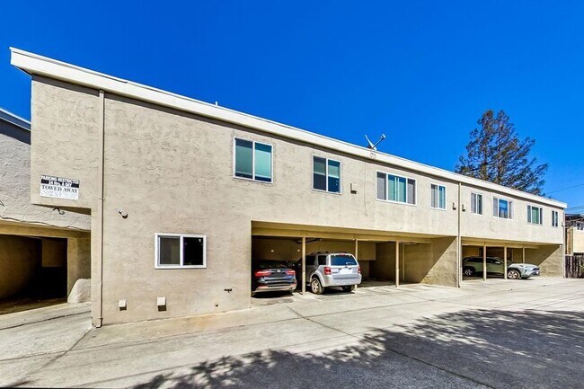 Building Photo - 2240 Angela Ct