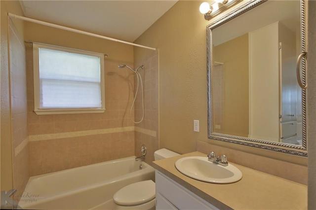 Building Photo - 1301 Mimosa Dr