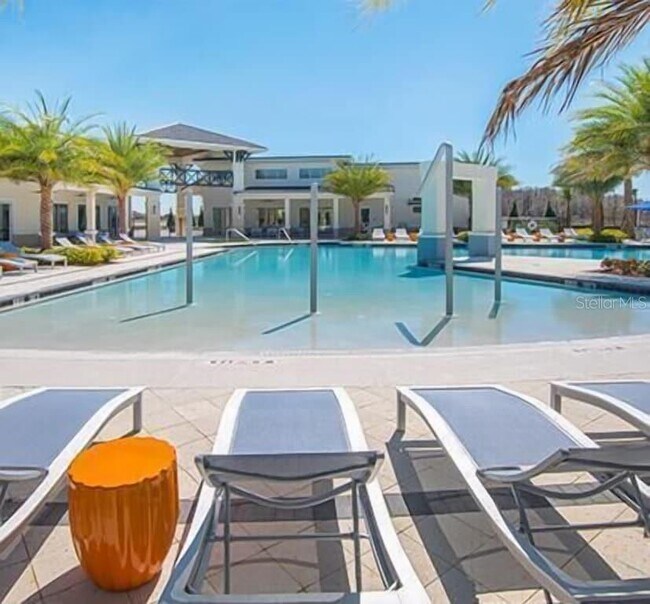 Building Photo - 3810 Oakville Ave