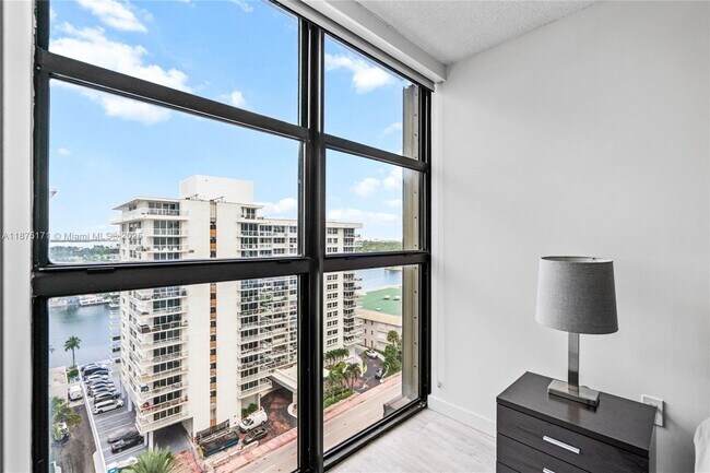 Building Photo - 5757 Collins Ave