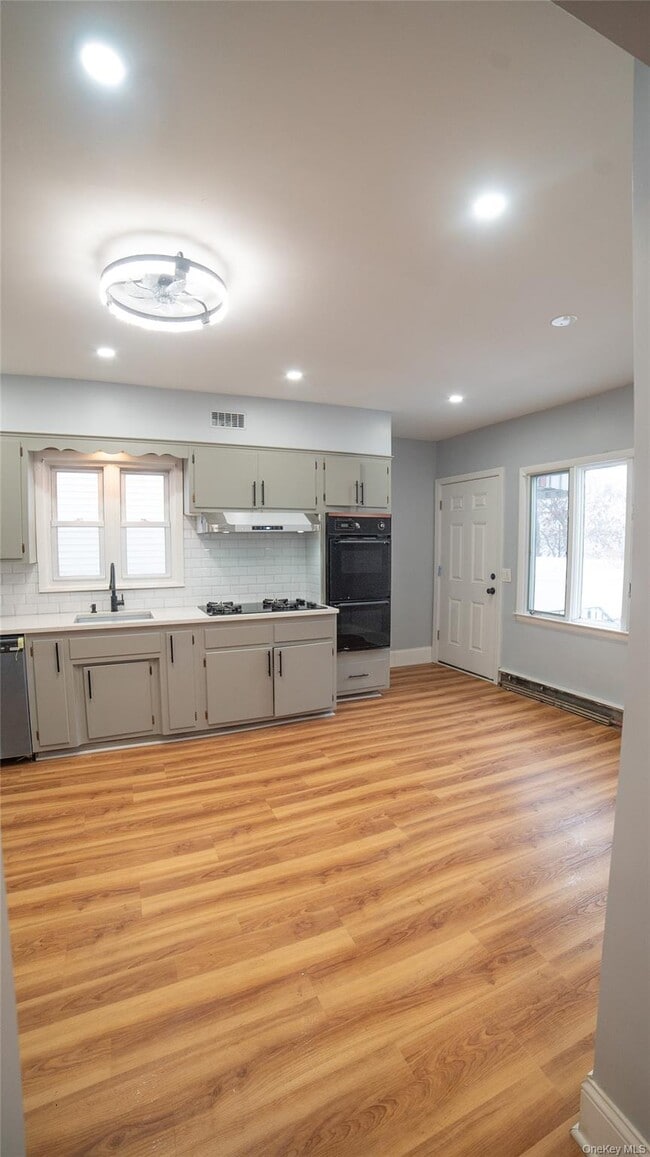 Building Photo - 305 N Terrace Ave