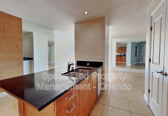 Building Photo - 100 S Eola Dr