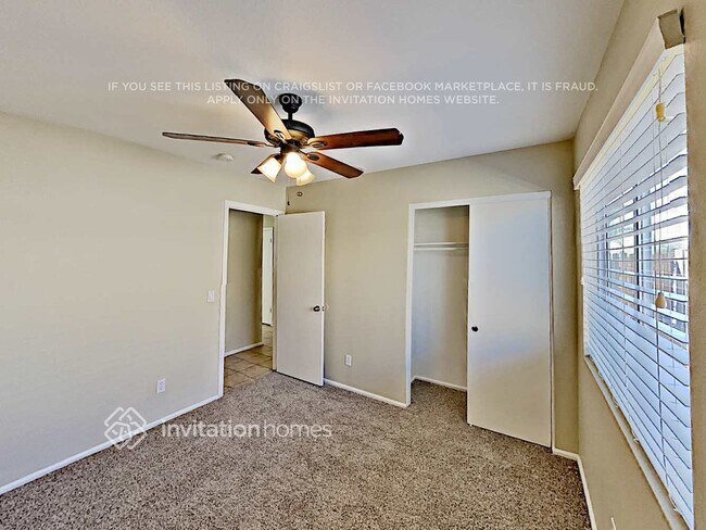 Building Photo - 519 N Balboa