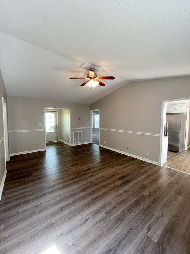 Building Photo - Large Deck and Fenced Backyard!