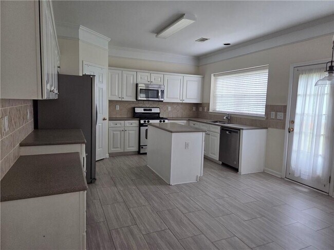 Building Photo - 8155 Cavendish Pl