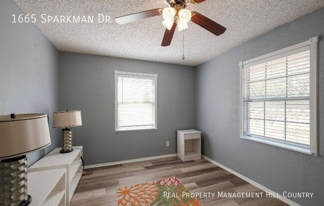 Building Photo - 1665 Sparkman Dr