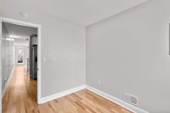 Building Photo - 2518 E Fayette St