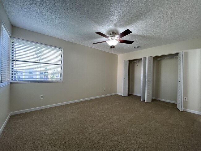 Building Photo - 1017 Washington Cir