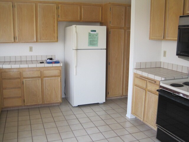 Building Photo - m390 - Lindboe