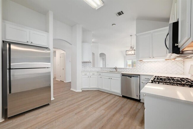Building Photo - 2201 Portwood Bend Cove