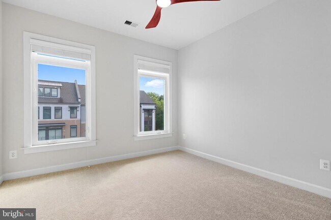 Building Photo - 1803 Blue Marble Terrace SE