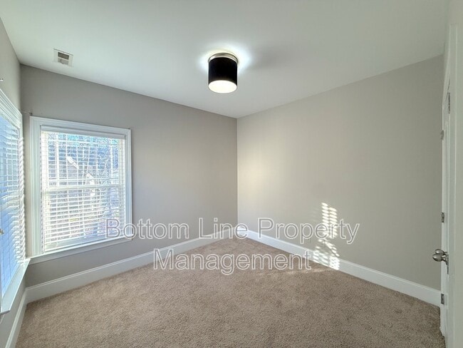 Building Photo - 5200 Craftsman Ridge Dr