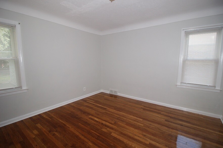 Building Photo - 22480 Lambrecht Ave