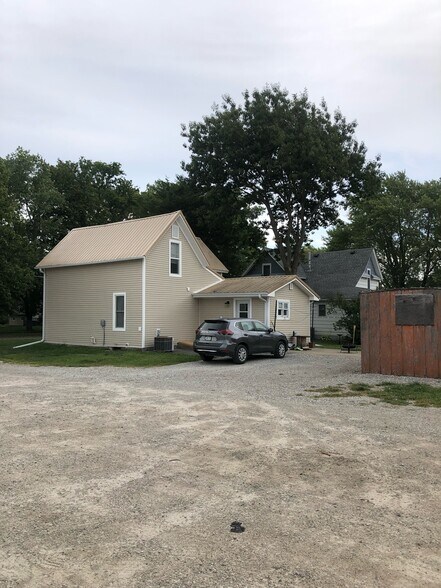 Building Photo - 608 G Ave W