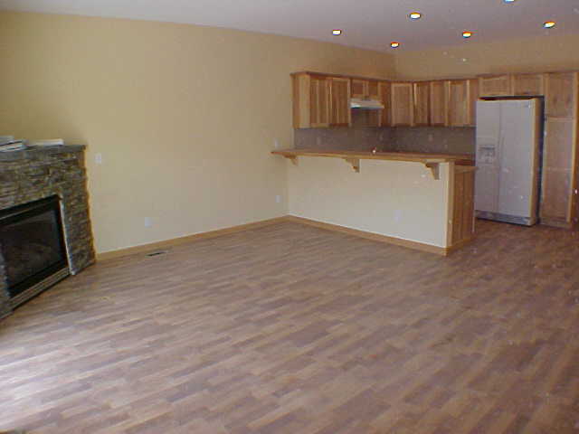 Building Photo - 482