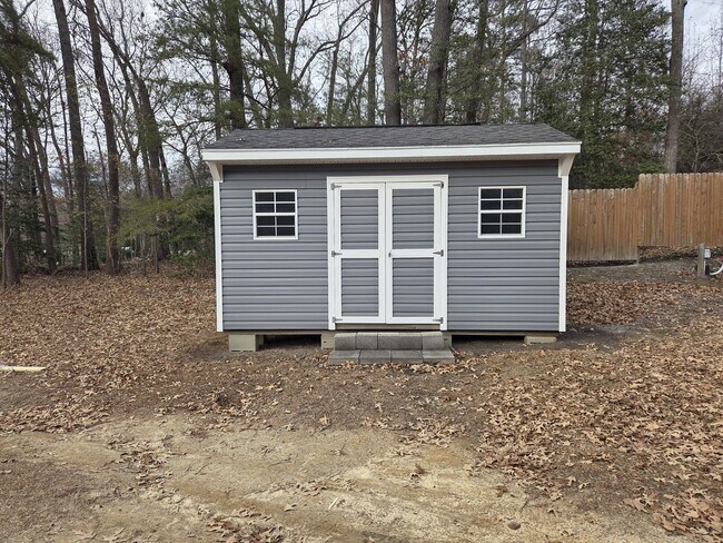 Building Photo - Quiet country rancher on large, secluded lot right at Route 1 and 288