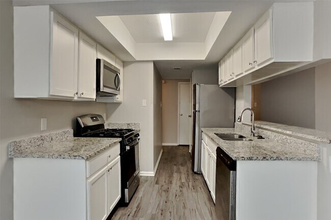 Building Photo - 31 S White Pebble Ct