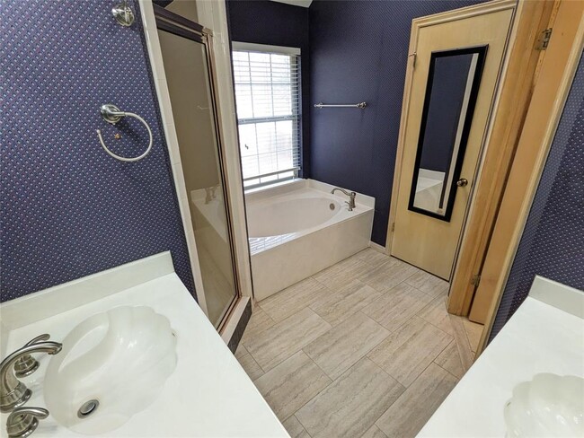 Building Photo - 7602 Mifflin Kenedy Ter